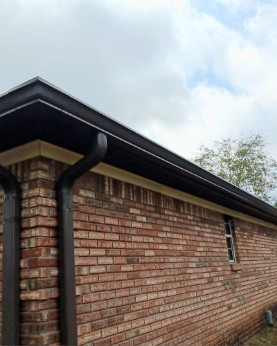 Fascia Board, Vinyl Soffit and Seamless Gutter Installation